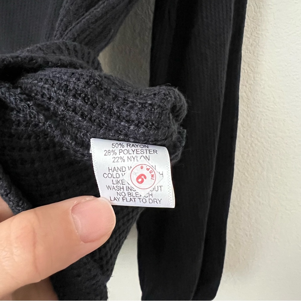 Gibson Look Navy V-neck long sleeve top - Picture 7 of 10